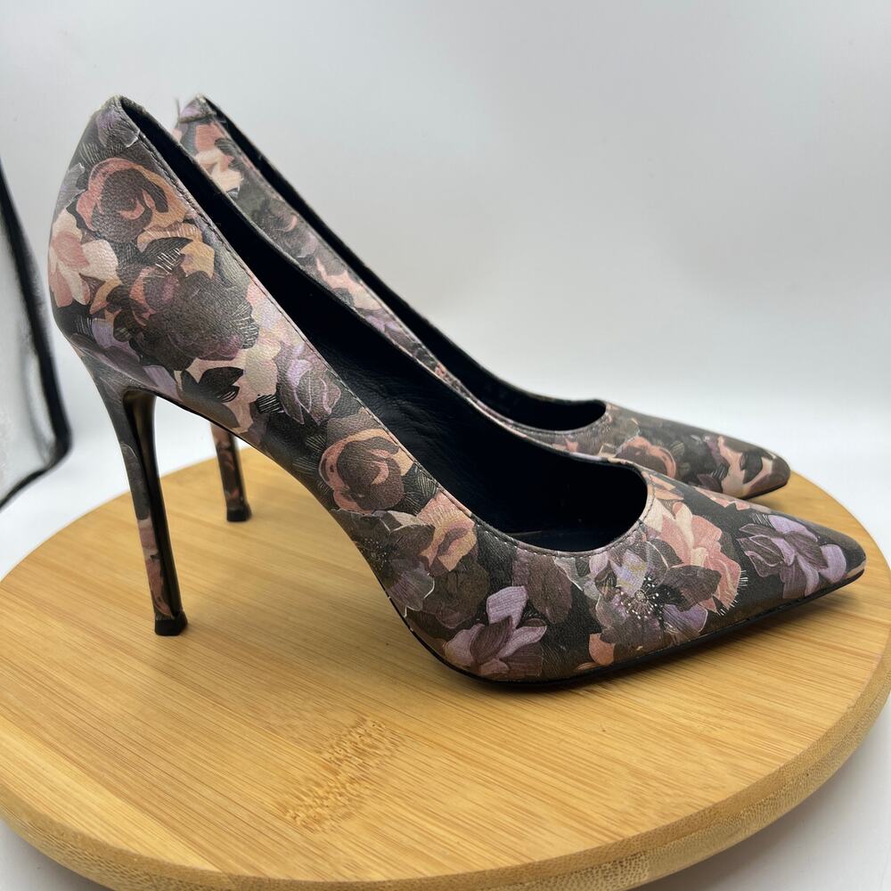 Pour La Victoire Celeste Leather Pumps Dark Floral Sz 7.5 Romantic Feminine